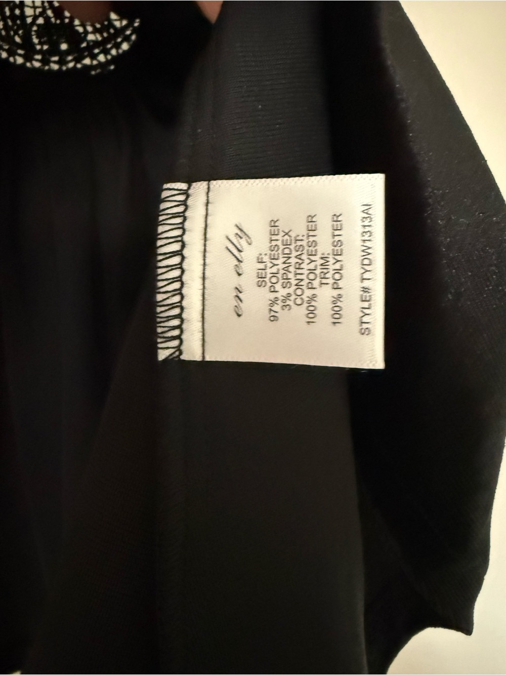 En Elly Anthroplogie Black Lace-Accent Velvet Women's Top - Picture 8 of 9